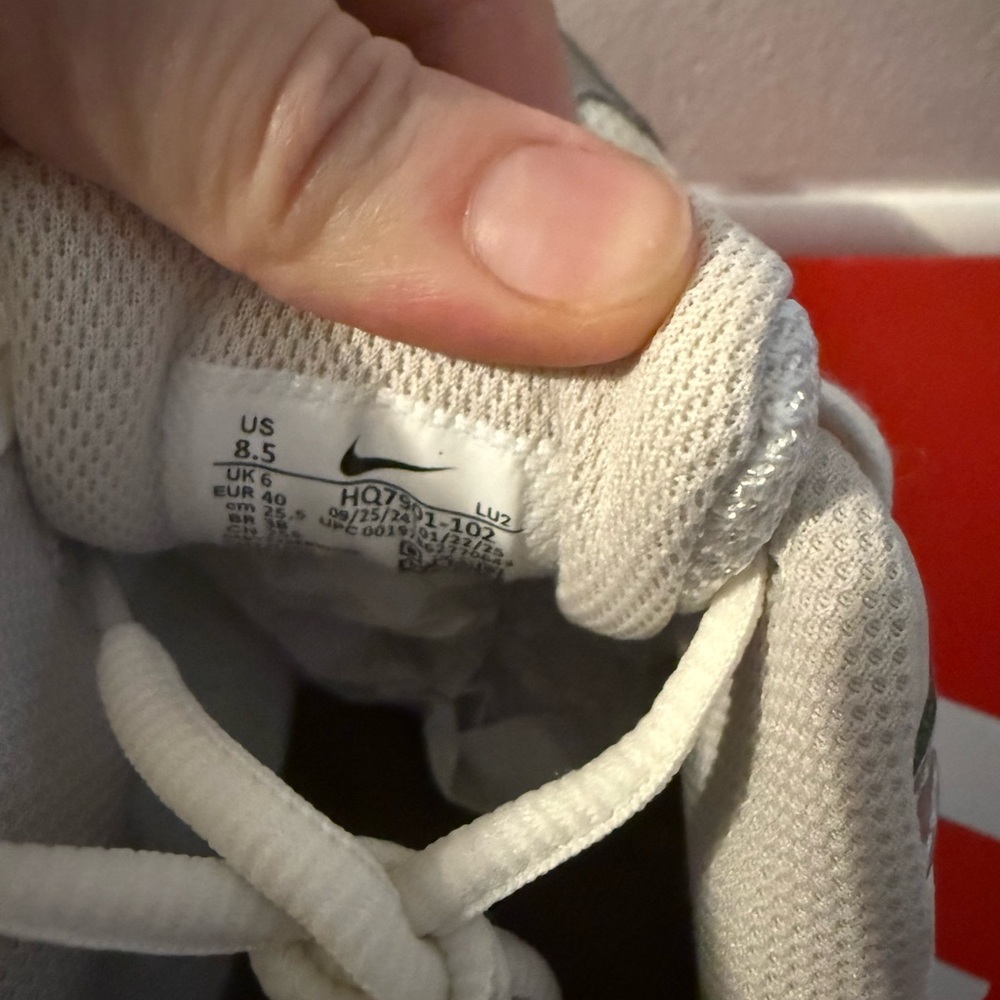 Nike V5 Runner White and Silver and Brown Athletic Shoes - Picture 5 of 7